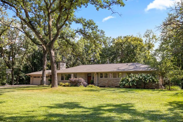 15 Saint Albans Road E, Hopkins, MN 55305