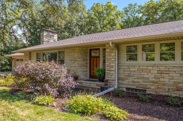 15 Saint Albans Road E, Hopkins, MN 55305