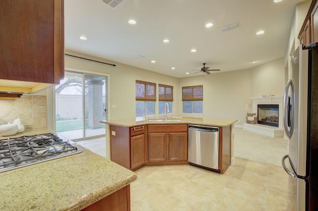 2185 DONOVAN Dr, Lincoln, CA 95648