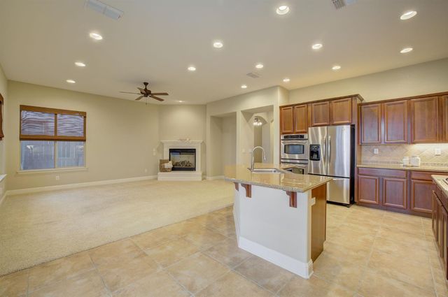 2185 DONOVAN Dr, Lincoln, CA 95648