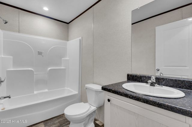 108 Gladewood Circle, New Bern, NC 28560