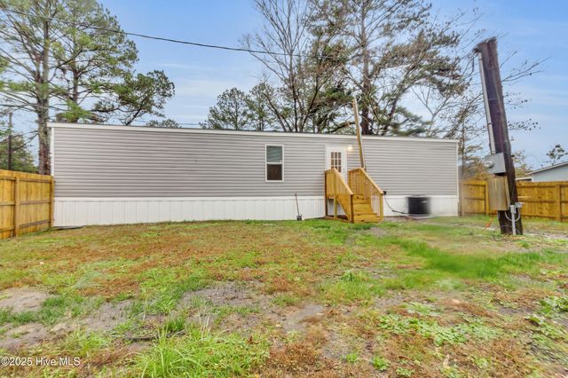 108 Gladewood Circle, New Bern, NC 28560
