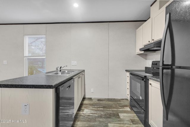 108 Gladewood Circle, New Bern, NC 28560