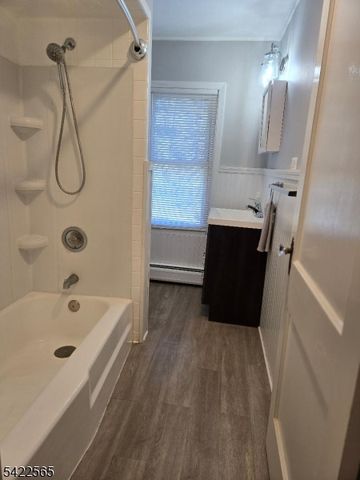 1 Pioneer Trl, Jefferson Twp., NJ 07438
