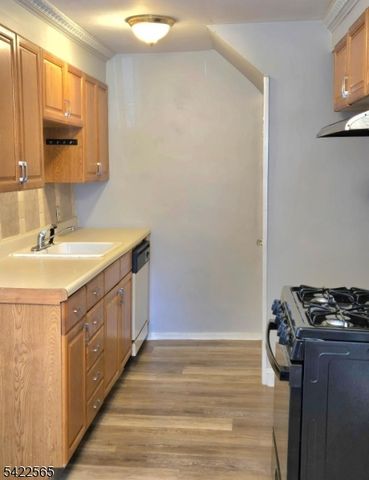 1 Pioneer Trl, Jefferson Twp., NJ 07438