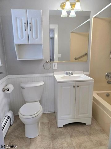 1 Pioneer Trl, Jefferson Twp., NJ 07438