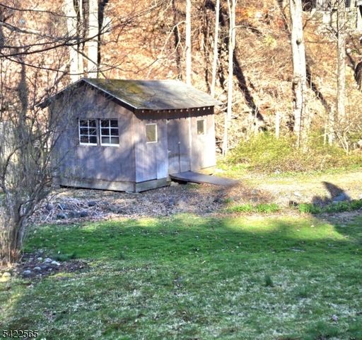 1 Pioneer Trl, Jefferson Twp., NJ 07438