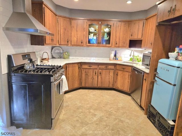 1 Pioneer Trl, Jefferson Twp., NJ 07438