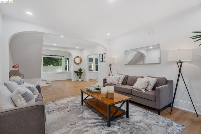 3006 High Street, Oakland, CA 94619