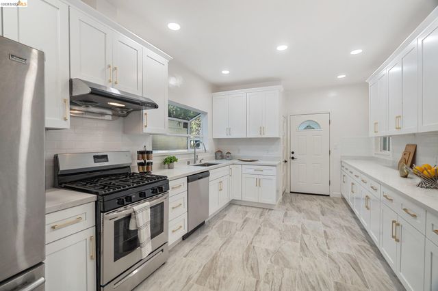 3006 High Street, Oakland, CA 94619