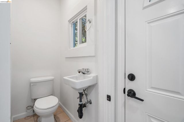 3006 High Street, Oakland, CA 94619
