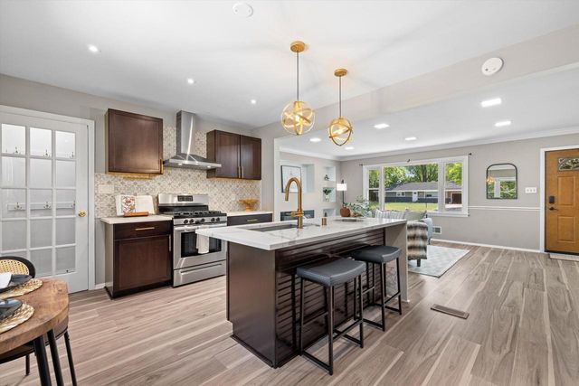 N57W18198 Juniper LANE, Menomonee Falls, WI 53051