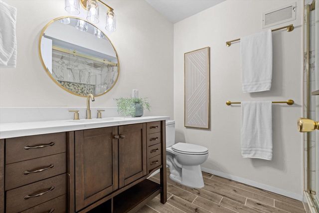 N57W18198 Juniper LANE, Menomonee Falls, WI 53051