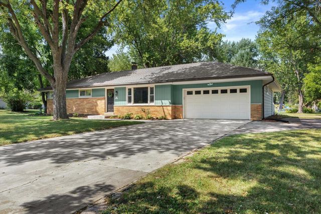 N57W18198 Juniper LANE, Menomonee Falls, WI 53051