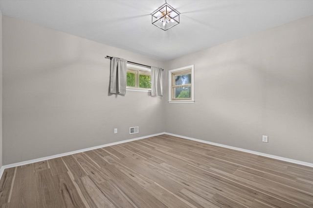 N57W18198 Juniper LANE, Menomonee Falls, WI 53051