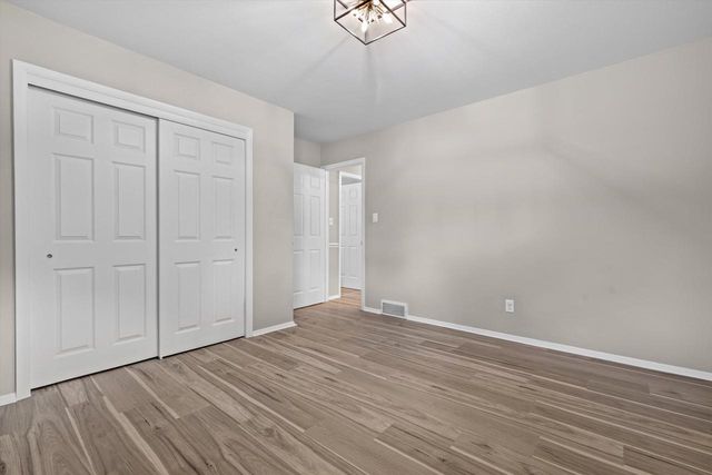 N57W18198 Juniper LANE, Menomonee Falls, WI 53051