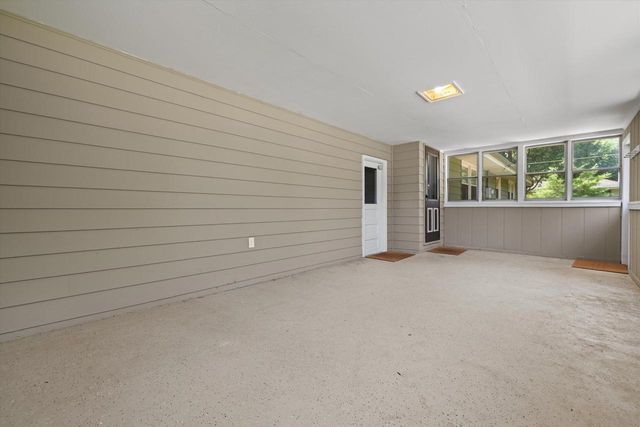 N57W18198 Juniper LANE, Menomonee Falls, WI 53051