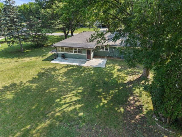 N57W18198 Juniper LANE, Menomonee Falls, WI 53051