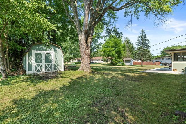 N57W18198 Juniper LANE, Menomonee Falls, WI 53051