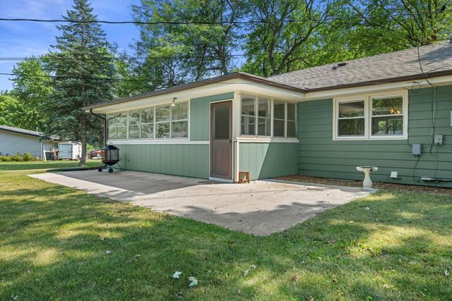 N57W18198 Juniper LANE, Menomonee Falls, WI 53051