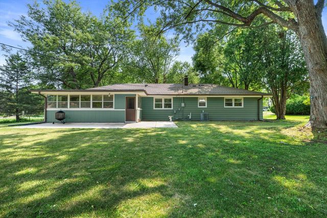 N57W18198 Juniper LANE, Menomonee Falls, WI 53051