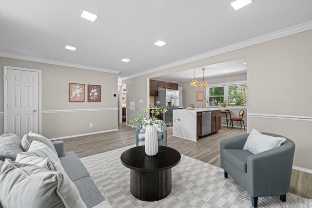 N57W18198 Juniper LANE, Menomonee Falls, WI 53051