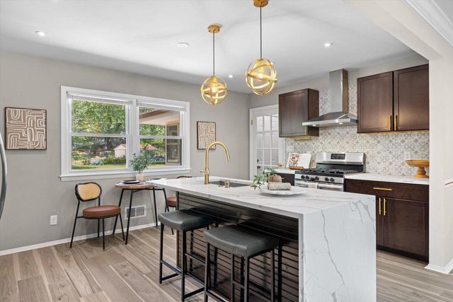 N57W18198 Juniper LANE, Menomonee Falls, WI 53051
