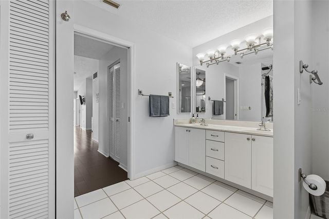 1447 GLENEAGLES DRIVE, Venice, FL 34292