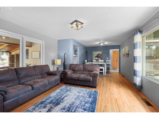 1321 Nw KING Ave, Pendleton, OR 97801