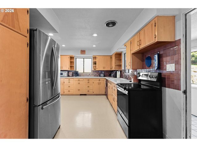 1321 Nw KING Ave, Pendleton, OR 97801