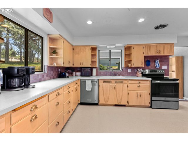 1321 Nw KING Ave, Pendleton, OR 97801