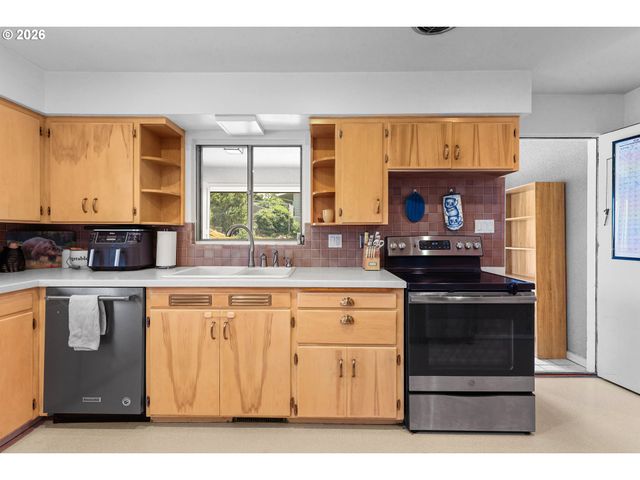 1321 Nw KING Ave, Pendleton, OR 97801