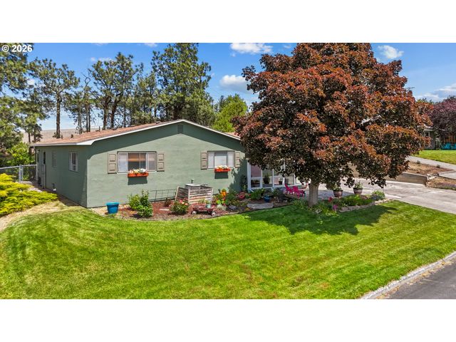 1321 Nw KING Ave, Pendleton, OR 97801