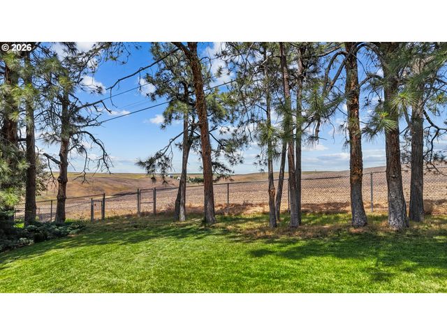 1321 Nw KING Ave, Pendleton, OR 97801
