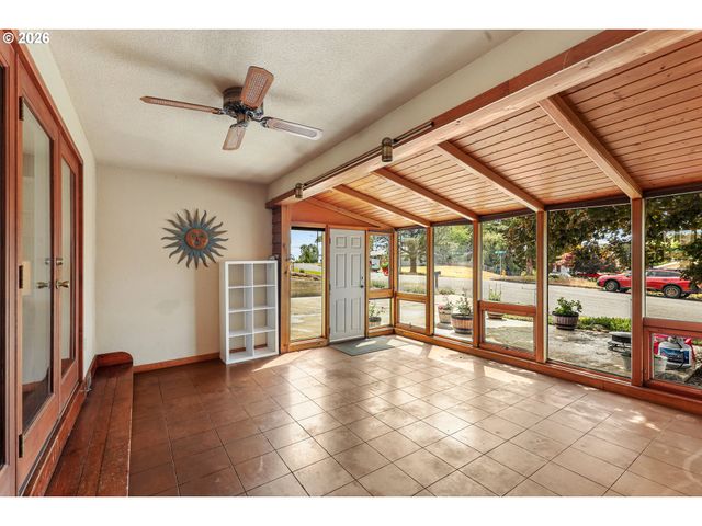 1321 Nw KING Ave, Pendleton, OR 97801
