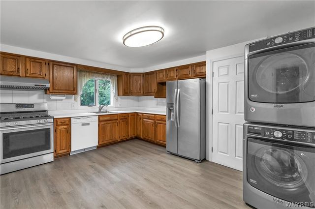 16 Newgate Road, Amherst, NY 14226