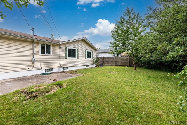 16 Newgate Road, Amherst, NY 14226
