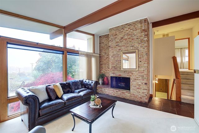 8501 42nd Street W, University Place, WA 98466