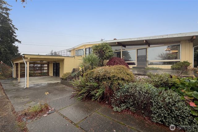 8501 42nd Street W, University Place, WA 98466