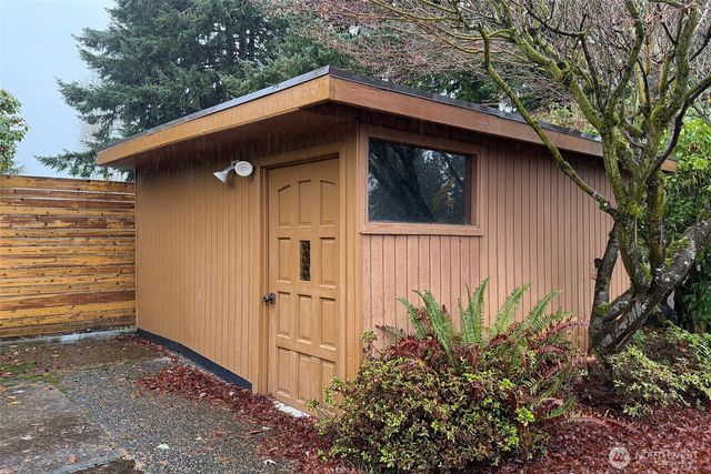 8501 42nd Street W, University Place, WA 98466