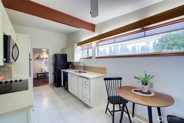 8501 42nd Street W, University Place, WA 98466