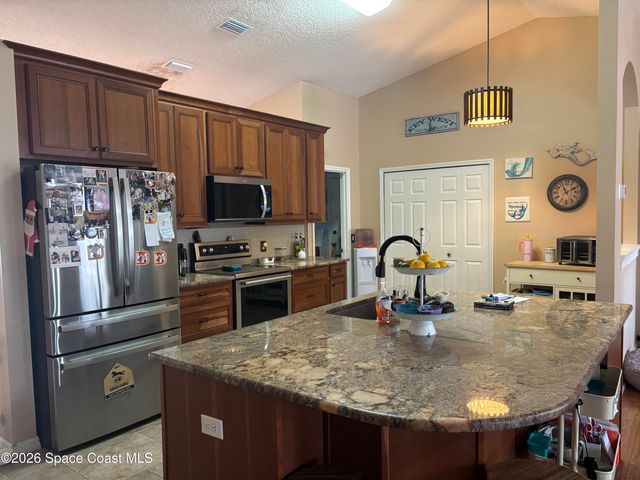 129 Bayamo Avenue NE, Palm Bay, FL 32907