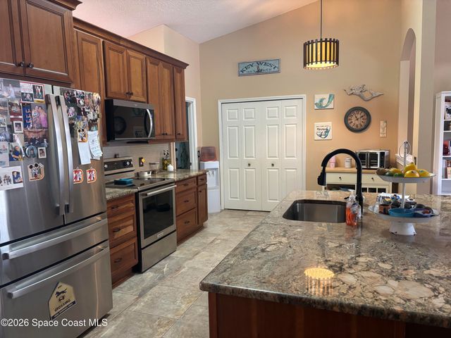 129 Bayamo Avenue NE, Palm Bay, FL 32907