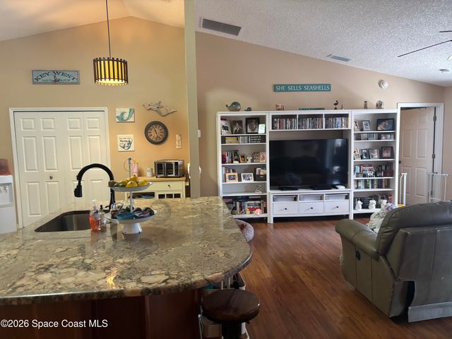 129 Bayamo Avenue NE, Palm Bay, FL 32907