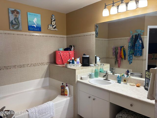 129 Bayamo Avenue NE, Palm Bay, FL 32907