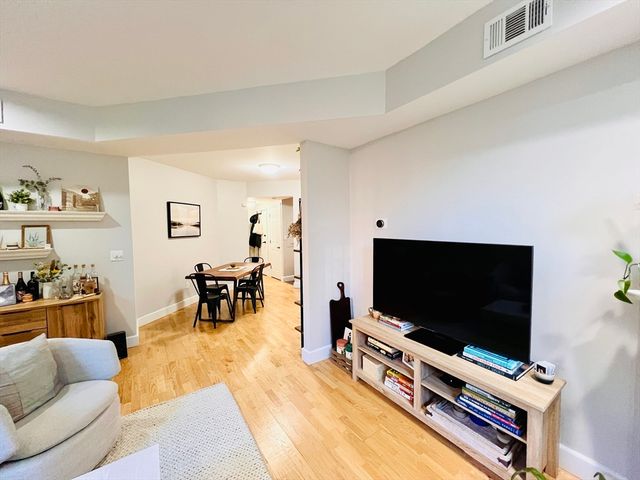 150 Appleton St 1E, Boston, MA 02116