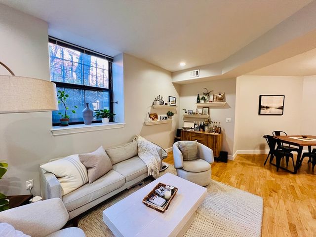 150 Appleton St 1E, Boston, MA 02116