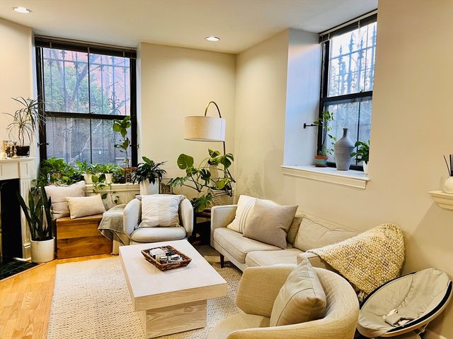 150 Appleton St 1E, Boston, MA 02116