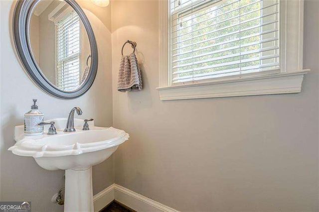 5825 LAUREL OAK Drive, Suwanee, GA 30024