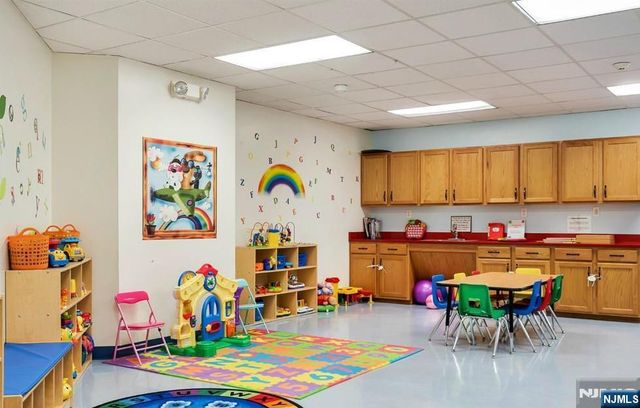 1020 Harmon Cove Tower 1020, Secaucus, NJ 07094
